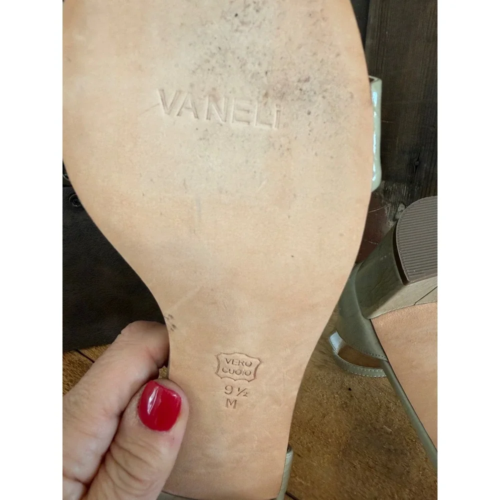 VANELi Patent Leather Block Heel Sandals Nude Taupe Minimalist‎ Size 9.5
